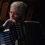 Pauline Oliveros - List pictures