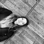 Rosie Lowe - List pictures