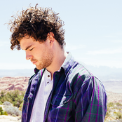 Vance Joy - List pictures