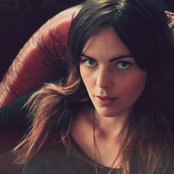 I Break Horses - List pictures