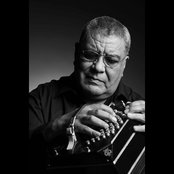 Dino Saluzzi - List pictures