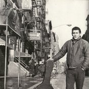 Phil Ochs - List pictures