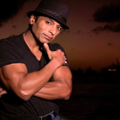 John Secada - List pictures