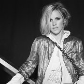 Lisa Miskovsky - List pictures