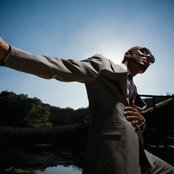 Kenny Lattimore - List pictures