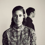 Alunageorge - List pictures