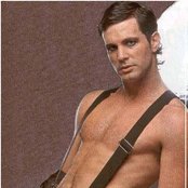 Axel Fernando - List pictures