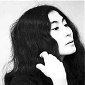 Yoko Ono - List pictures