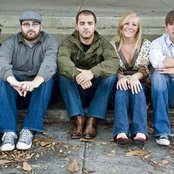 Drew Holcomb & The Neighbours - List pictures