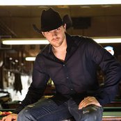 Chris Young - List pictures