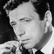 Yves Montand - List pictures