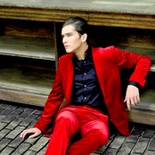 Amaury Vassili - List pictures