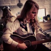 Marika Hackman - List pictures