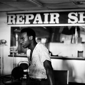 Leon Bridges - List pictures