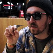 Hard Target - List pictures