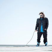 Dominic Balli - List pictures