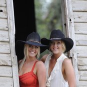 Sunny Cowgirls - List pictures