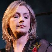 Moya Brennan - List pictures