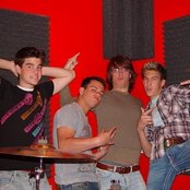 Push Play - List pictures