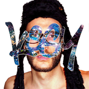 Kissy Sell Out - List pictures