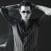 The Legendary Tiger Man - List pictures