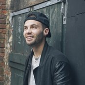 Autre Ne Veut - List pictures