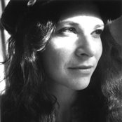 Kris Delmhorst - List pictures