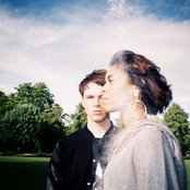 Alunageorge - List pictures