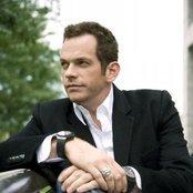 Garou - List pictures