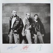 Bros - List pictures