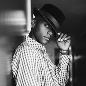 Javier - List pictures