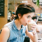 Daniela Andrade - List pictures