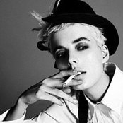 Agyness Deyn - List pictures