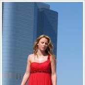 Lisa Miskovsky - List pictures