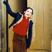 Aselin Debison - List pictures