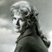 Connie Stevens - List pictures