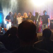 Mostly Autumn - List pictures