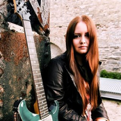 Shannon Curfman - List pictures