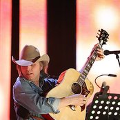 Dwight Yoakam - List pictures