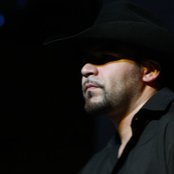 Shane Yellowbird - List pictures