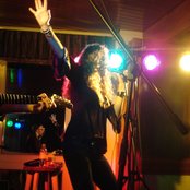 Dana Fuchs - List pictures