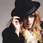 Krystal Meyers - List pictures