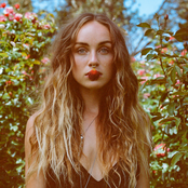 Zella Day - List pictures
