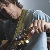 Axel Fernando - List pictures