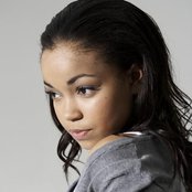 Dionne Bromfield - List pictures