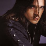 Juanes - List pictures