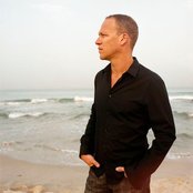Avishai Cohen - List pictures