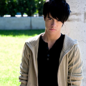 Travis Garland - List pictures