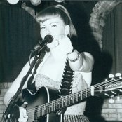 Kim Lenz - List pictures