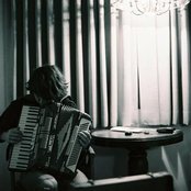 Mikal Cronin - List pictures